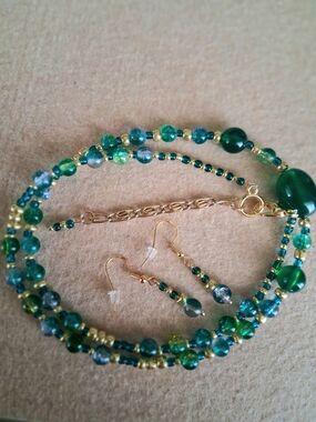 Handmade Green and Gold Tone Glass Beaded 10" Necklace  and Pierced Earrings Set